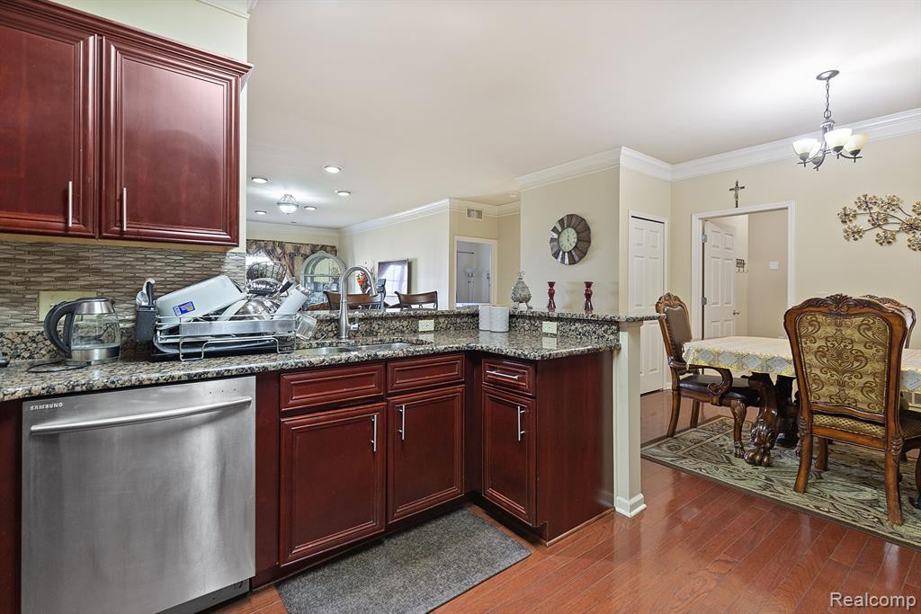 8508 HEYWOOD Circle, Sterling Heights, MI 48312 — Photo 5