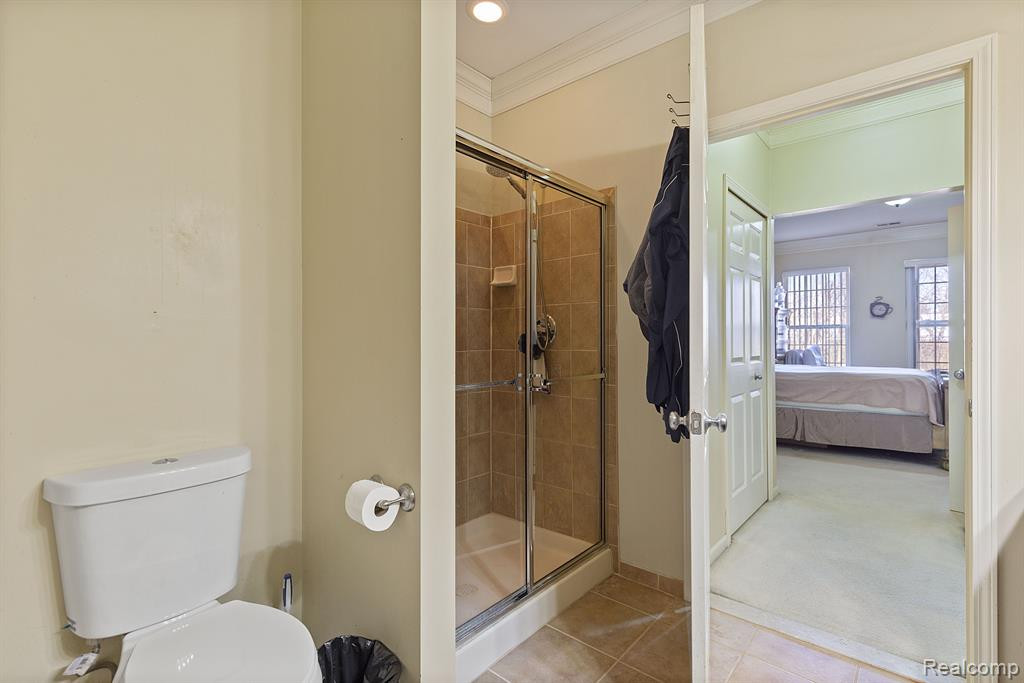 8508 HEYWOOD Circle, Sterling Heights, MI 48312 — Photo 10