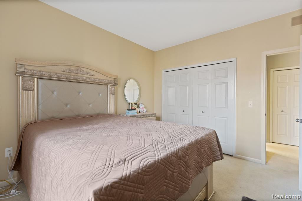 8508 HEYWOOD Circle, Sterling Heights, MI 48312 — Photo 13