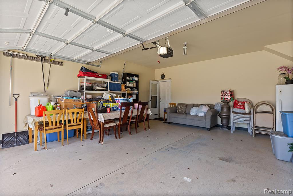 8508 HEYWOOD Circle, Sterling Heights, MI 48312 — Photo 17