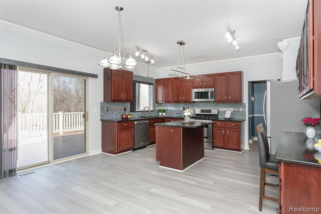 6312 SADIE Lane, Belleville, MI 48111 — Photo 5