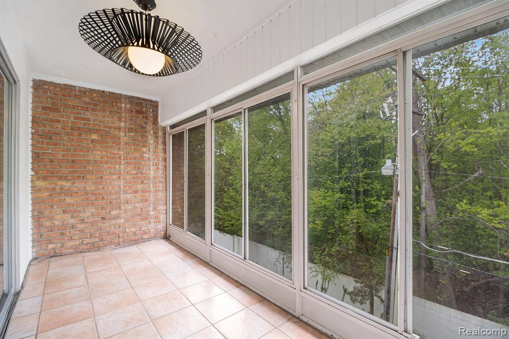 32100 Grand River Avenue, 107, Farmington, MI 48336 — Photo 14