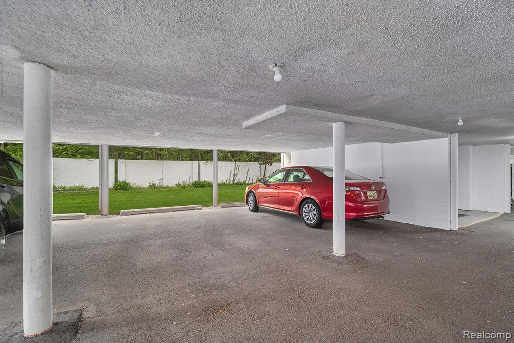 32100 Grand River Avenue, 107, Farmington, MI 48336 — Photo 28