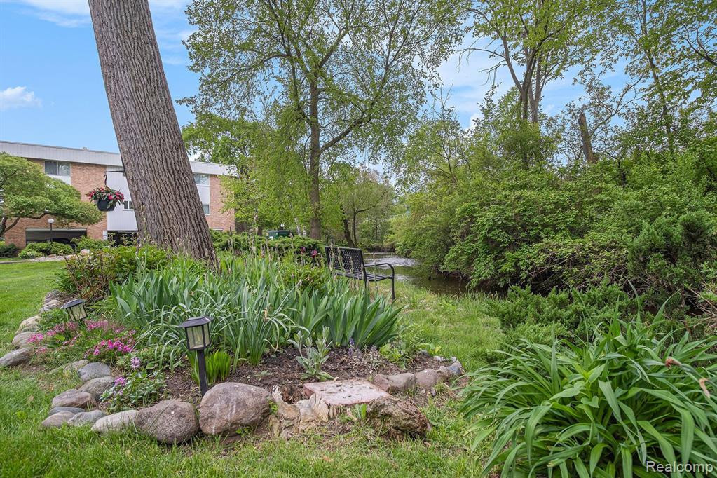 32100 Grand River Avenue, 107, Farmington, MI 48336 — Photo 33