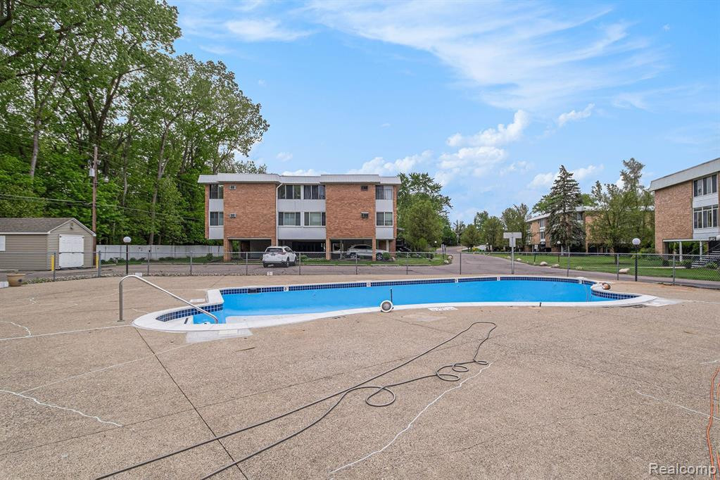 32100 Grand River Avenue, 107, Farmington, MI 48336 — Photo 38