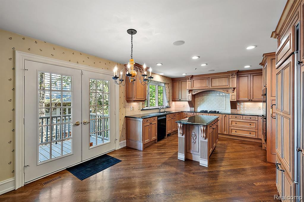 878 HIDDEN RAVINES, Birmingham, MI 48009 — Photo 17