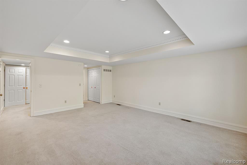 878 HIDDEN RAVINES, Birmingham, MI 48009 — Photo 42