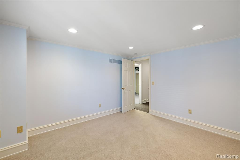 878 HIDDEN RAVINES, Birmingham, MI 48009 — Photo 46