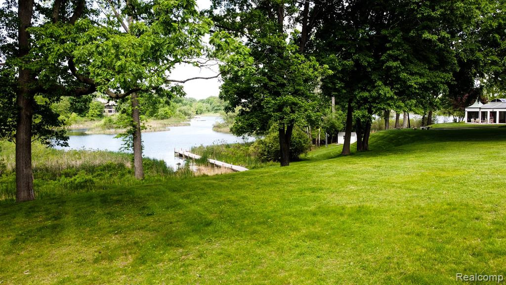 2630 TURTLE LAKE Drive, Bloomfield Hills, MI 48302 — Photo 13