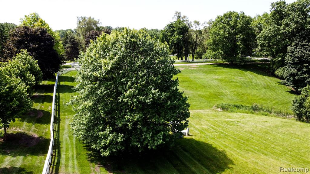 2630 TURTLE LAKE Drive, Bloomfield Hills, MI 48302 — Photo 17