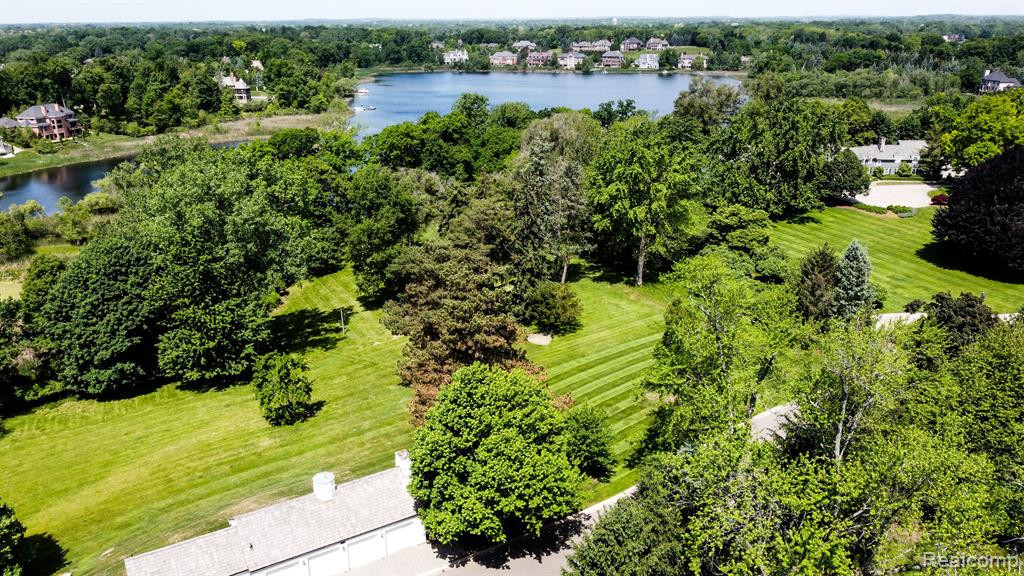 2630 TURTLE LAKE Drive, Bloomfield Hills, MI 48302 — Photo 18