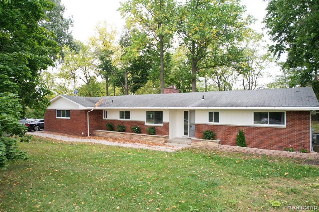 5000 ORCHARD LAKE Road, West Bloomfield, MI 48323 — Photo 2