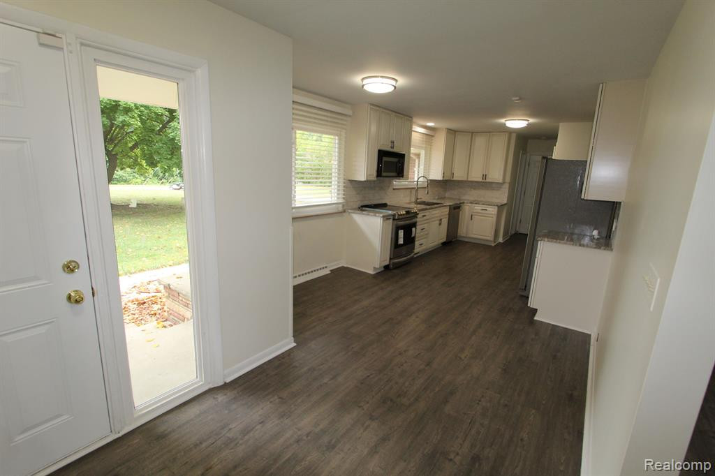 5000 ORCHARD LAKE Road, West Bloomfield, MI 48323 — Photo 8