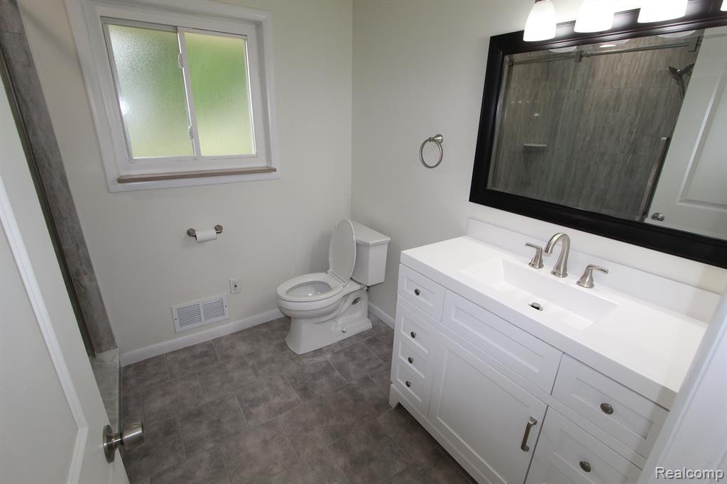 5000 ORCHARD LAKE Road, West Bloomfield, MI 48323 — Photo 14