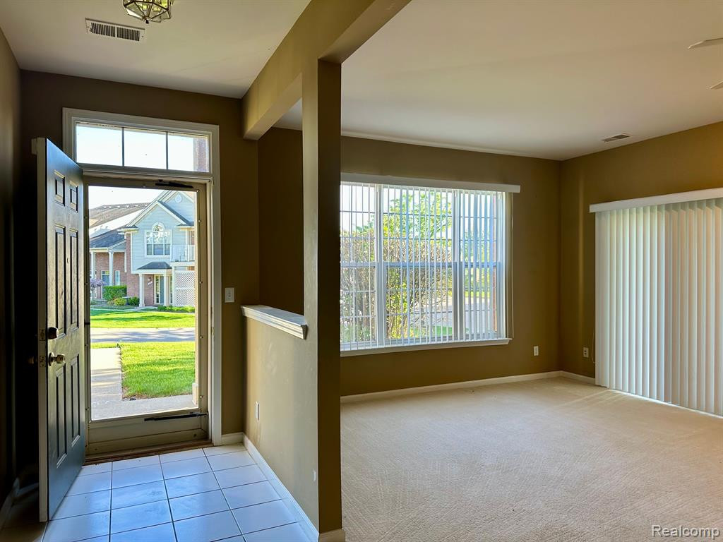 1936 FLAGSTONE Circle, 93, Rochester, MI 48307 — Photo 4