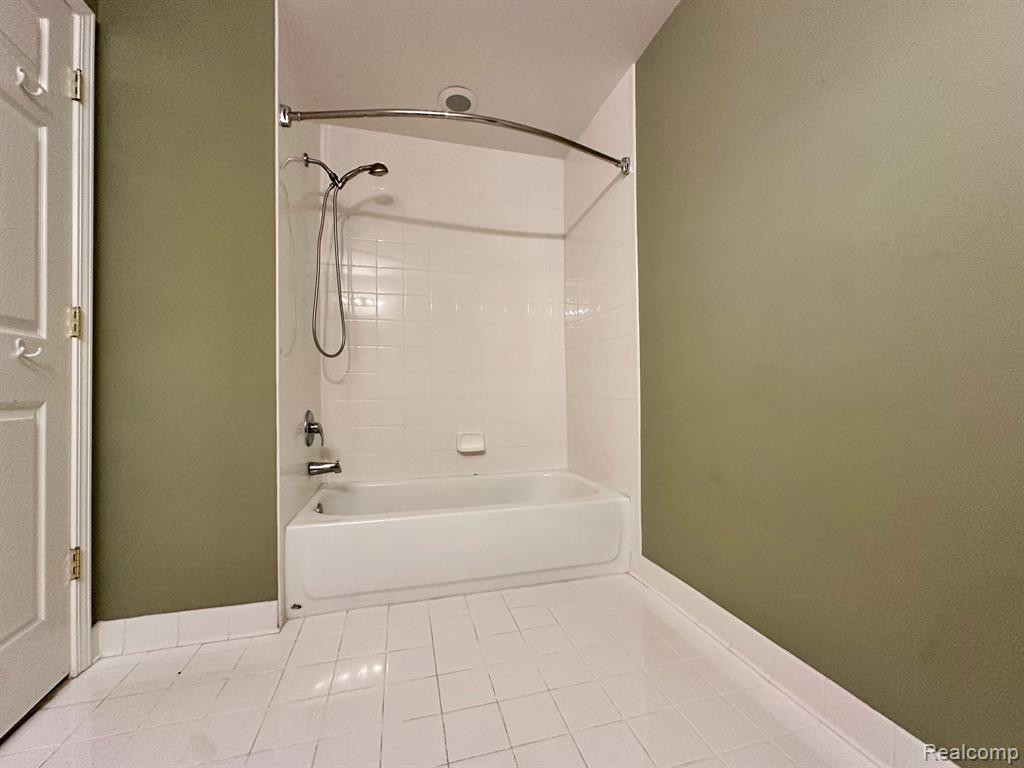 1936 FLAGSTONE Circle, 93, Rochester, MI 48307 — Photo 19