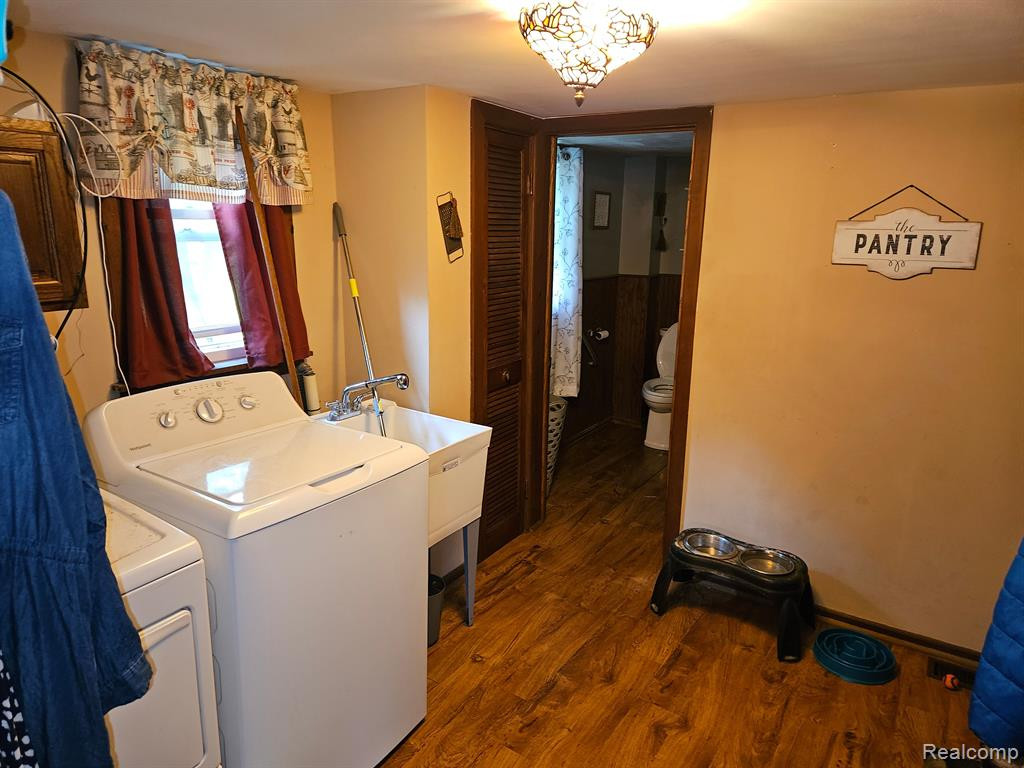 108 N HUNTER Street, Capac, MI 48014 — Photo 7
