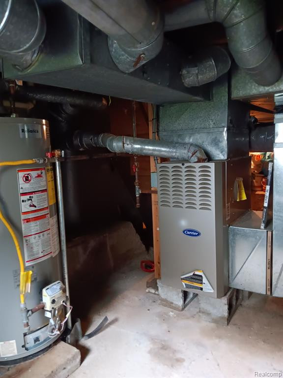 108 N HUNTER Street, Capac, MI 48014 — Photo 12