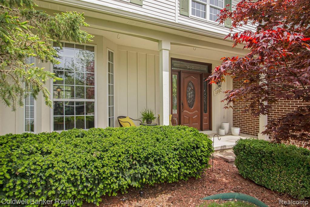 1102 N EQUESTRIAN Drive N, South Lyon, MI 48178 — Photo 3