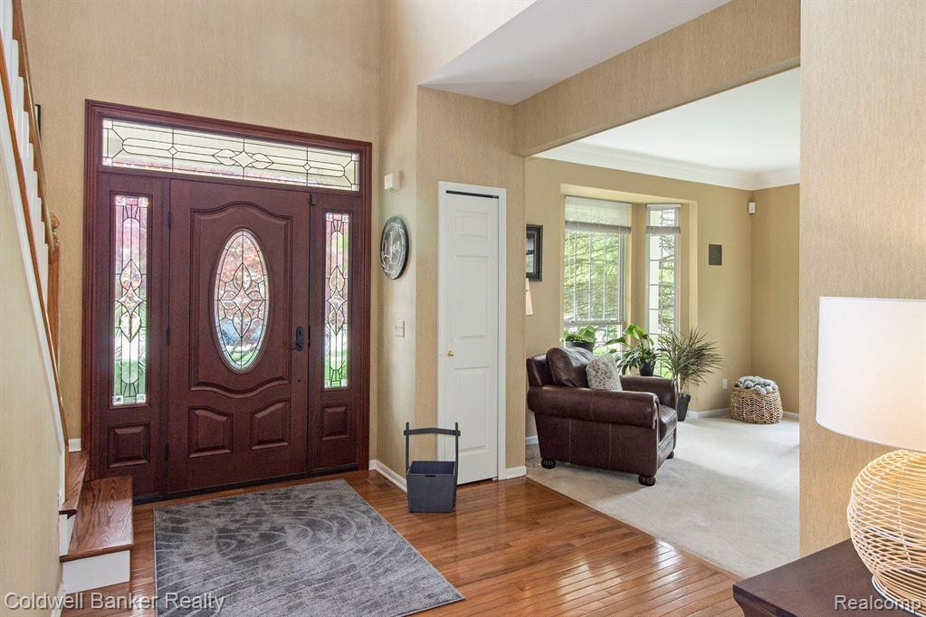 1102 N EQUESTRIAN Drive N, South Lyon, MI 48178 — Photo 6