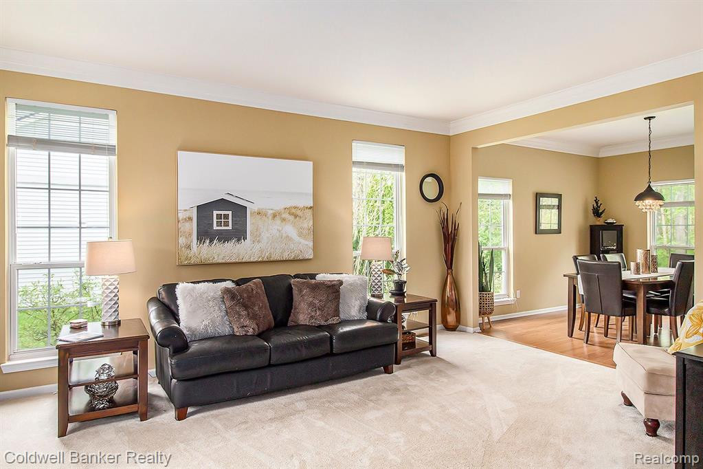 1102 N EQUESTRIAN Drive N, South Lyon, MI 48178 — Photo 8