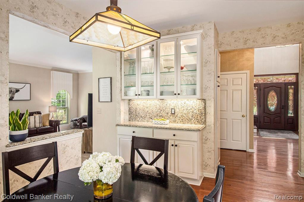1102 N EQUESTRIAN Drive N, South Lyon, MI 48178 — Photo 13
