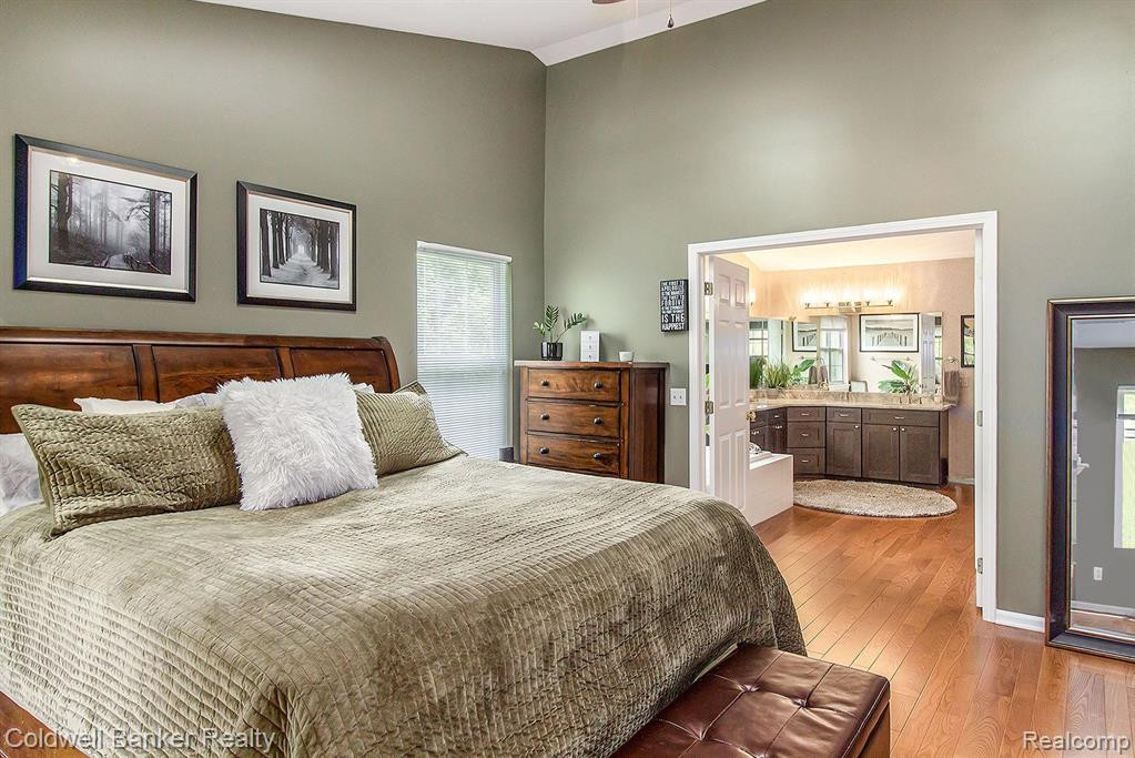 1102 N EQUESTRIAN Drive N, South Lyon, MI 48178 — Photo 19