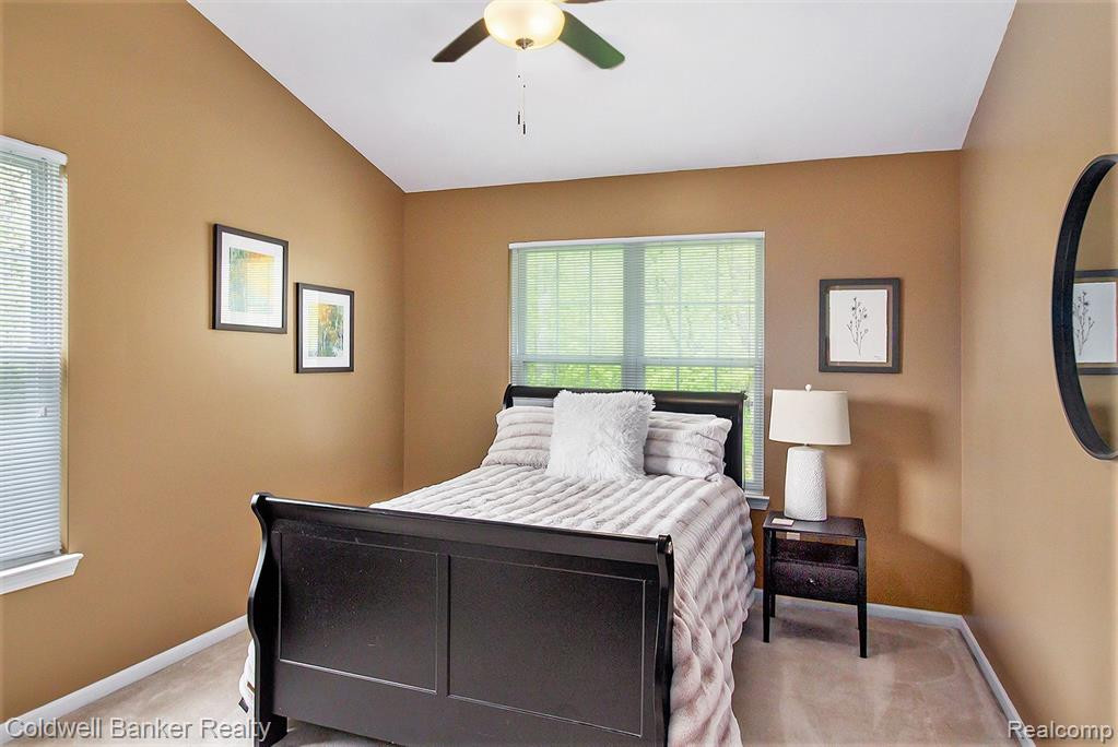 1102 N EQUESTRIAN Drive N, South Lyon, MI 48178 — Photo 23
