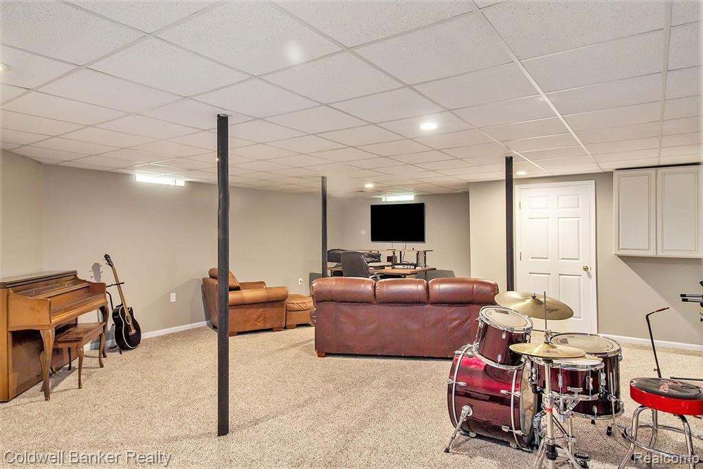 1102 N EQUESTRIAN Drive N, South Lyon, MI 48178 — Photo 25