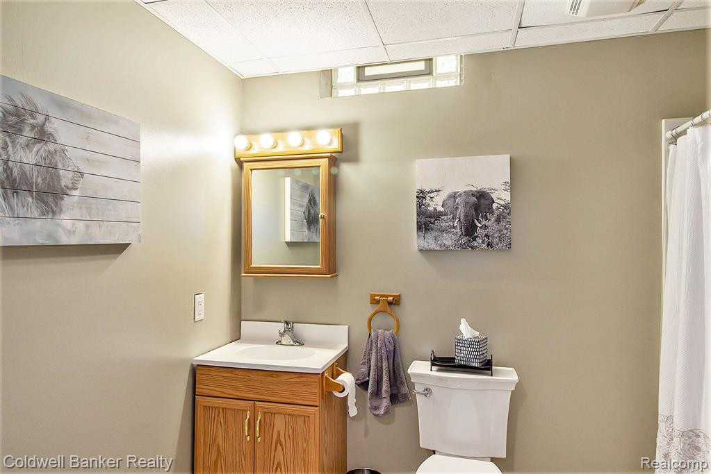 1102 N EQUESTRIAN Drive N, South Lyon, MI 48178 — Photo 26