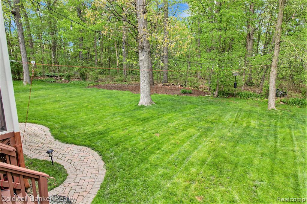 1102 N EQUESTRIAN Drive N, South Lyon, MI 48178 — Photo 28