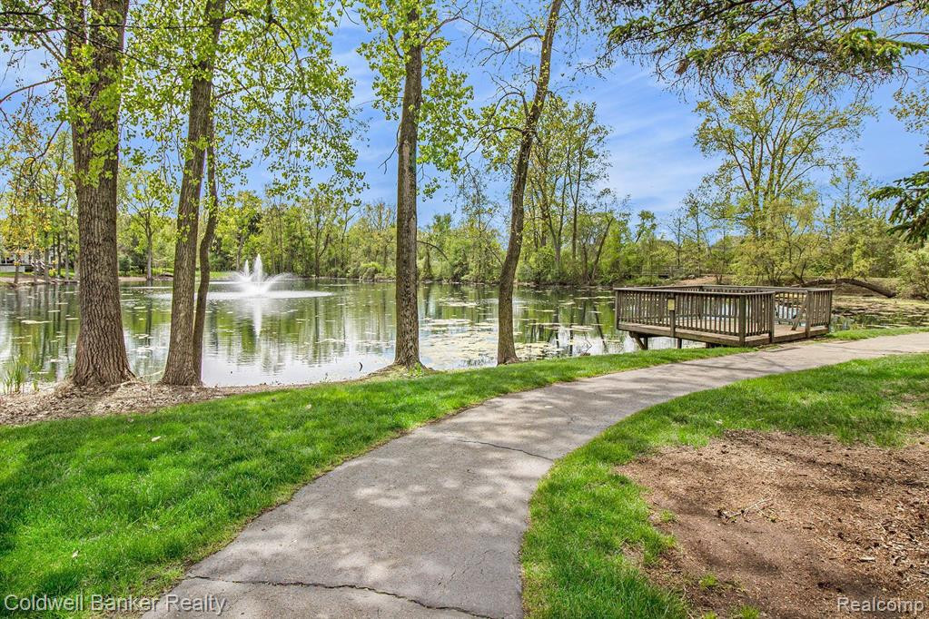 1102 N EQUESTRIAN Drive N, South Lyon, MI 48178 — Photo 29