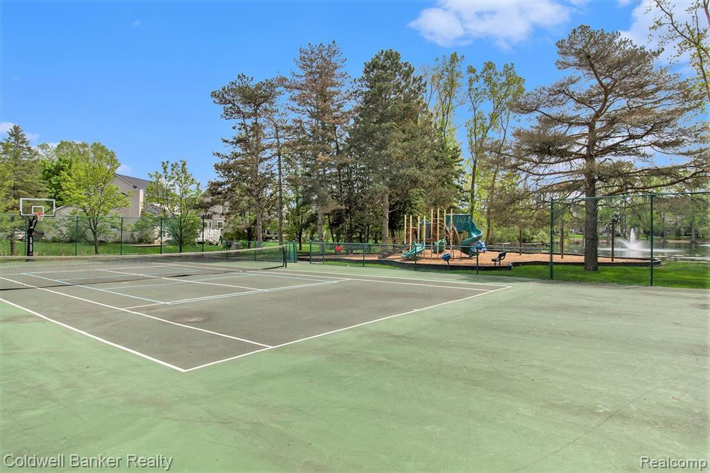 1102 N EQUESTRIAN Drive N, South Lyon, MI 48178 — Photo 30