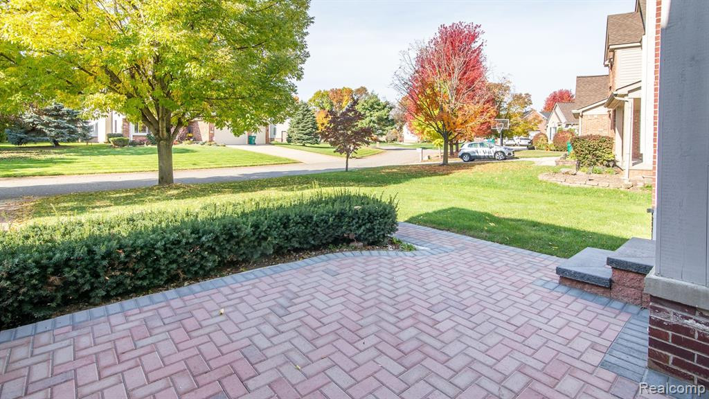 5460 MILL RACE Way, Commerce Twp, MI 48382 — Photo 3