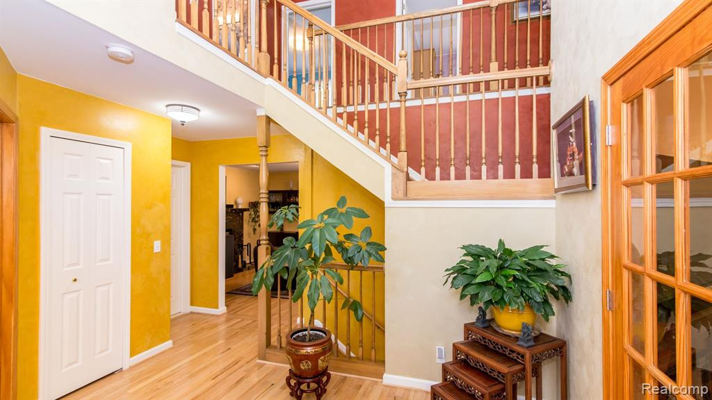 5460 MILL RACE Way, Commerce Twp, MI 48382 — Photo 8