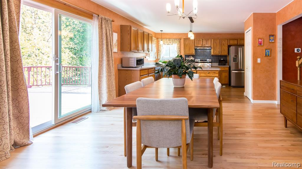 5460 MILL RACE Way, Commerce Twp, MI 48382 — Photo 10