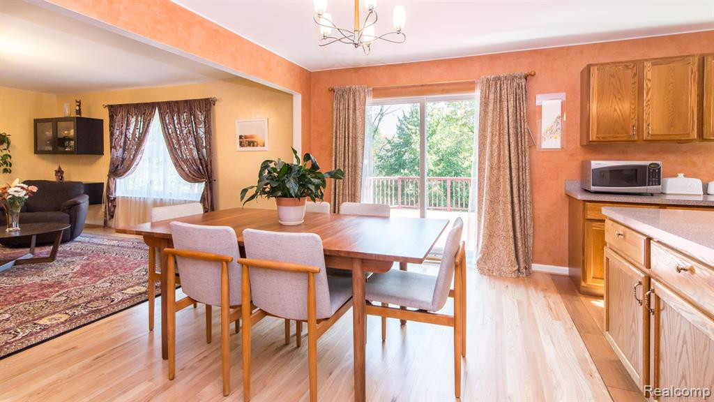 5460 MILL RACE Way, Commerce Twp, MI 48382 — Photo 11