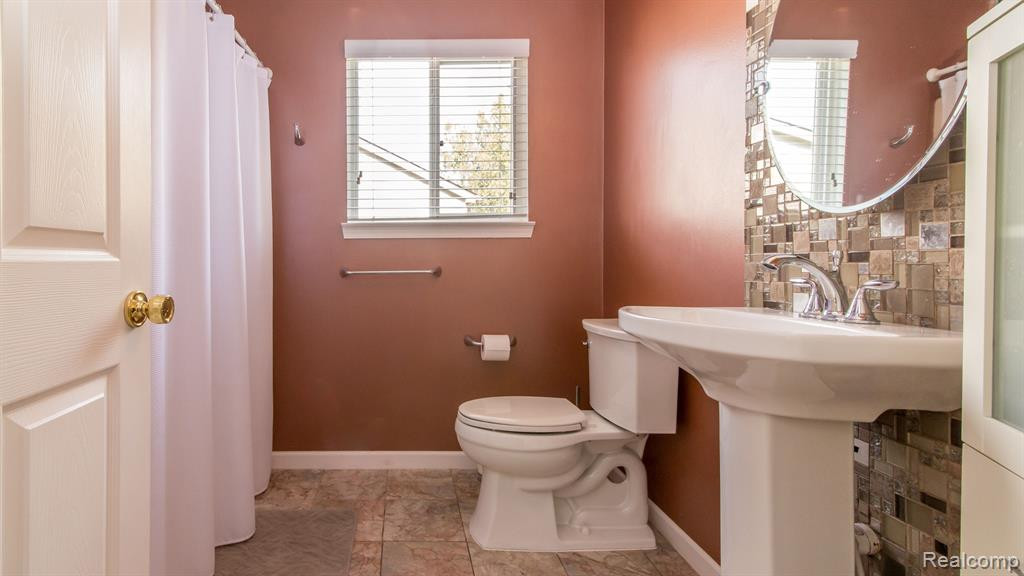 5460 MILL RACE Way, Commerce Twp, MI 48382 — Photo 20