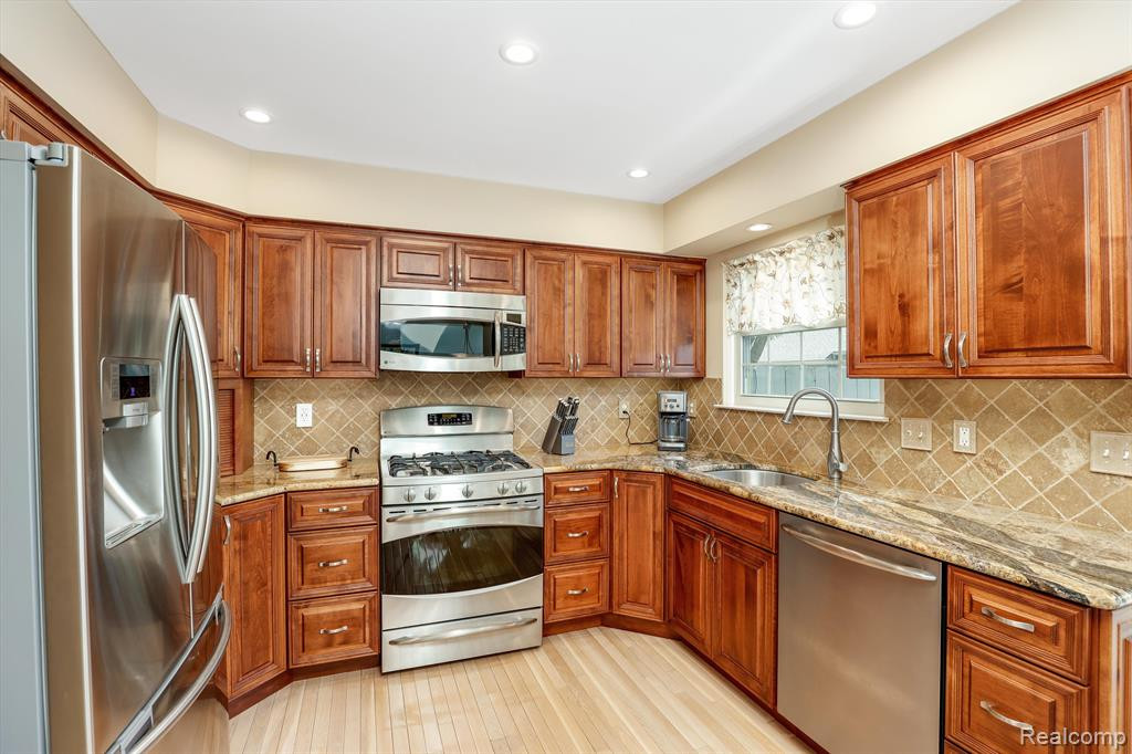2216 Lone Wolf Lane, Canton, MI 48188 — Photo 11