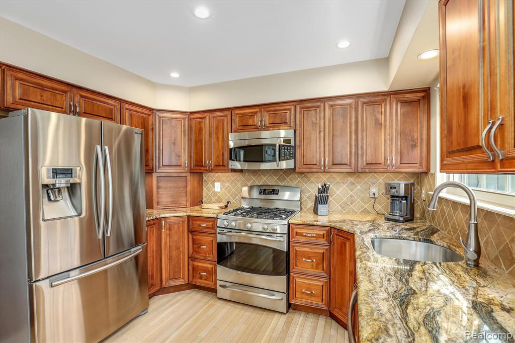 2216 Lone Wolf Lane, Canton, MI 48188 — Photo 12