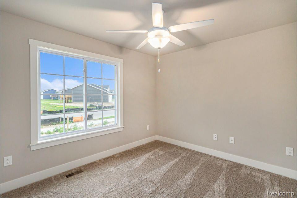3067 IVY WOOD Circle, Howell, MI 48855 — Photo 4