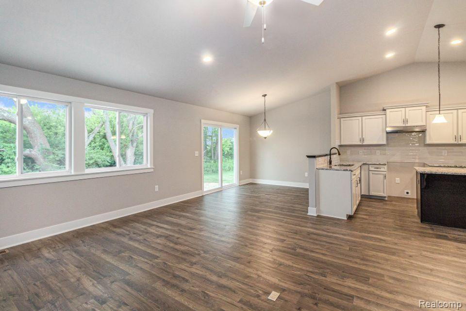 3067 IVY WOOD Circle, Howell, MI 48855 — Photo 9