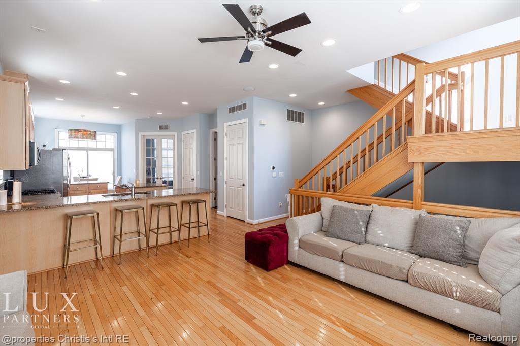 71 ADELAIDE Street, Detroit, MI 48201 — Photo 4
