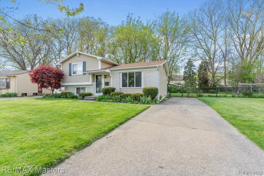 653 DANE Drive, Monroe, MI 48162 — Photo 2
