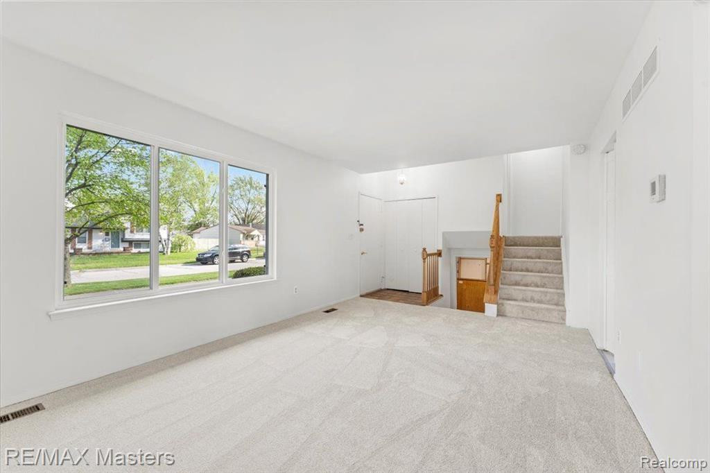 653 DANE Drive, Monroe, MI 48162 — Photo 3