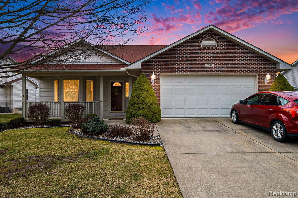 7355 CROSS CREEK Drive, Swartz Creek, MI 48473 — Photo 2