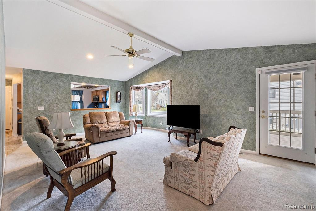 7355 CROSS CREEK Drive, Swartz Creek, MI 48473 — Photo 6