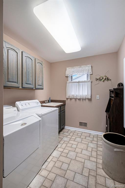 7355 CROSS CREEK Drive, Swartz Creek, MI 48473 — Photo 10