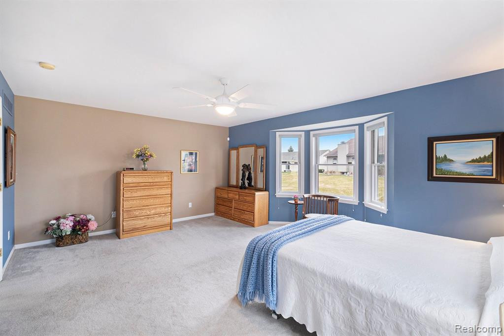 7355 CROSS CREEK Drive, Swartz Creek, MI 48473 — Photo 12