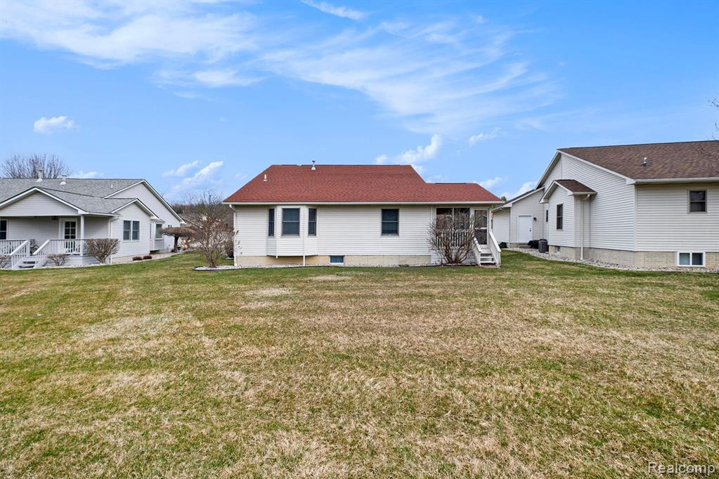 7355 CROSS CREEK Drive, Swartz Creek, MI 48473 — Photo 23